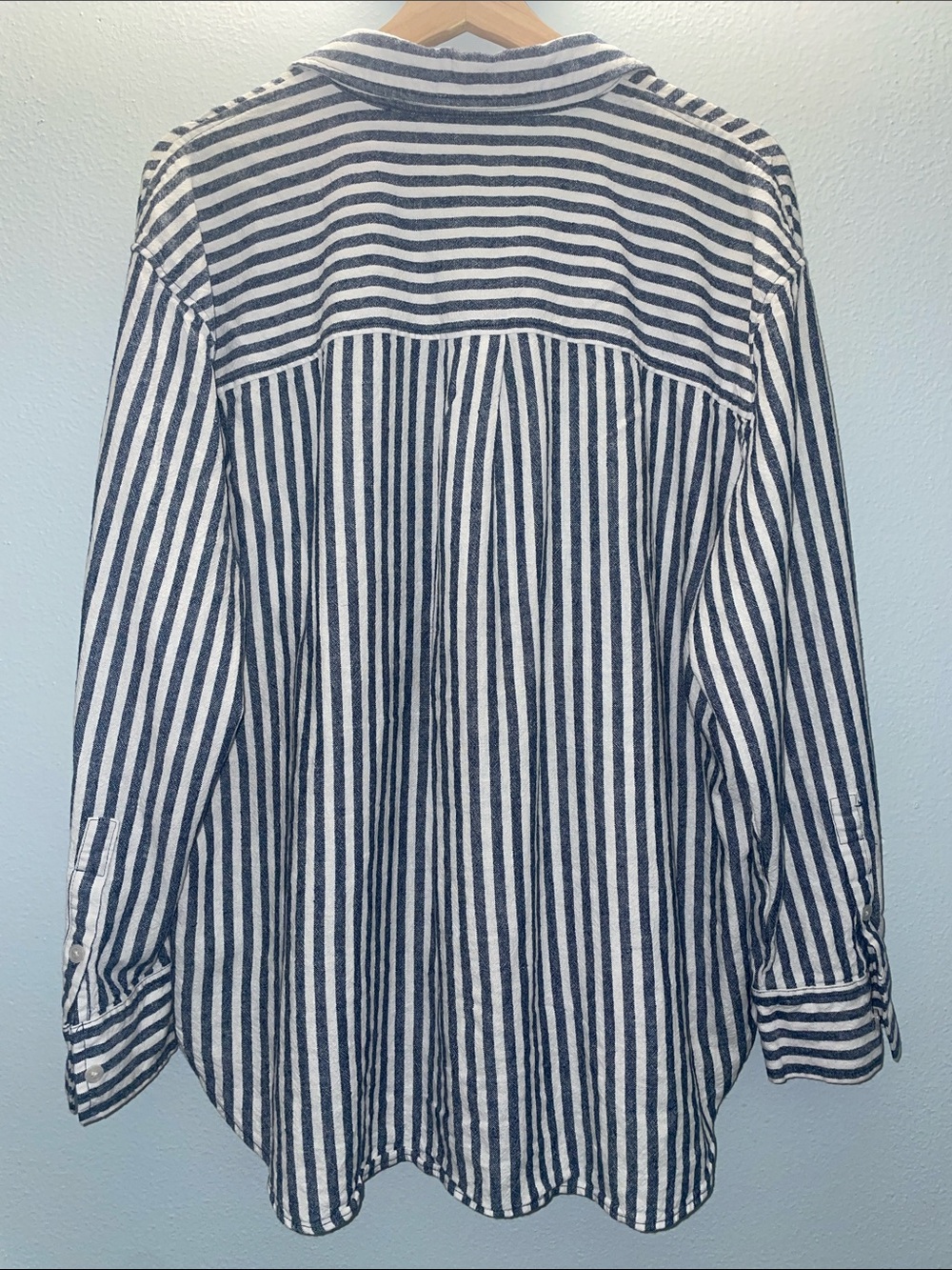 Banana Republic Navy & White Striped Linen Old Money Button-Down Shirt - Picture 5 of 5